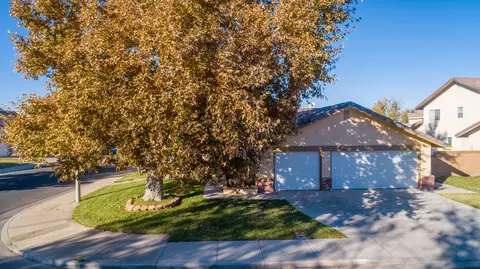 2035 Lightcap St, Lancaster, CA 93535 photo 1