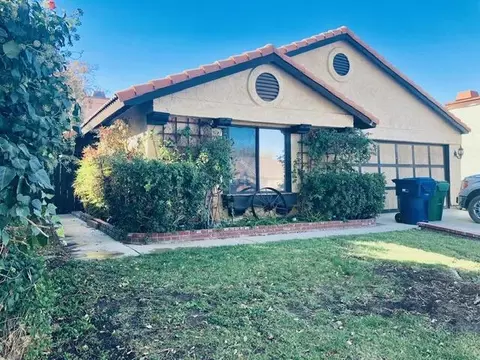 37413 37th St E, Palmdale, CA 93550 photo 1