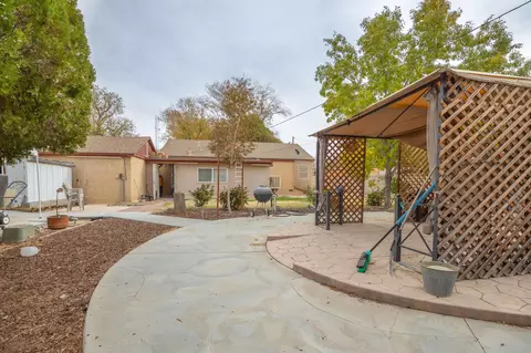 44925 11th St W, Lancaster, CA 93534 photo 2
