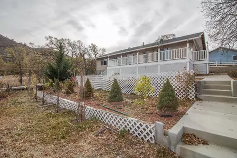 22191 Geneva Dr, Tehachapi, CA 93561 photo 2