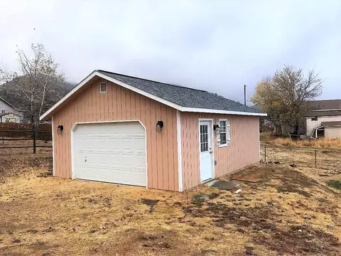 21217 Ridgeway Dr, Tehachapi, CA 93561 photo 3