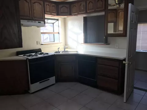 43009 Guyman Ave, Lancaster, CA 93536 photo 4