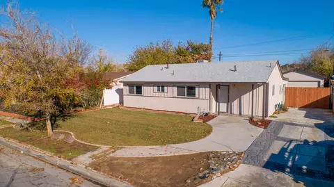 44202 2nd St E, Lancaster, CA 93535 photo 1