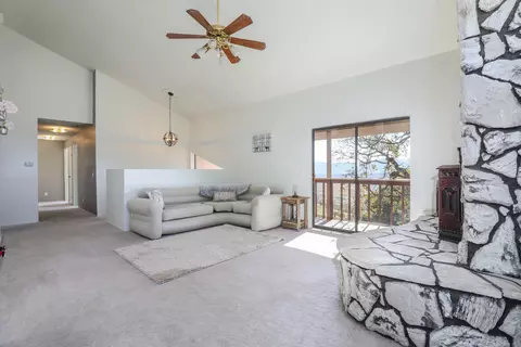 25251 Deertrail Dr, Tehachapi, CA 93561 photo 4