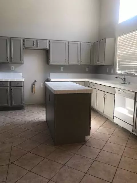 1846 Thistle Ave, Palmdale, CA 93550 photo 3