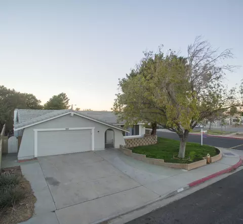 37653 28th St E, Palmdale, CA 93550 photo 2