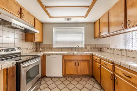 25204 Ave B W, Lancaster, CA 93536 photo 12