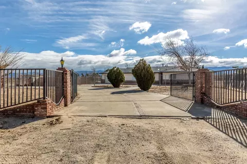 25204 Ave B W, Lancaster, CA 93536 photo 3