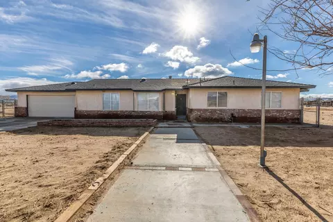 25204 Ave B W, Lancaster, CA 93536 photo 2