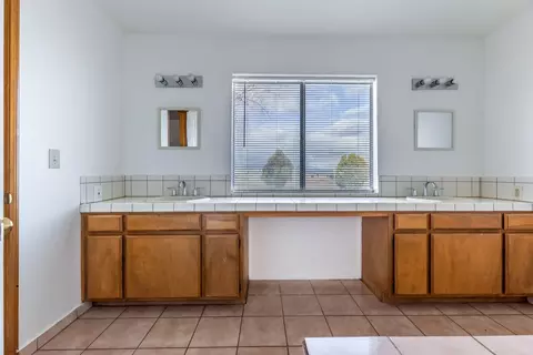 25204 Ave B W, Lancaster, CA 93536 photo 19