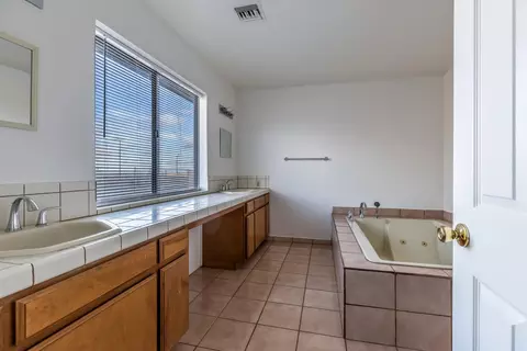 25204 Ave B W, Lancaster, CA 93536 photo 16