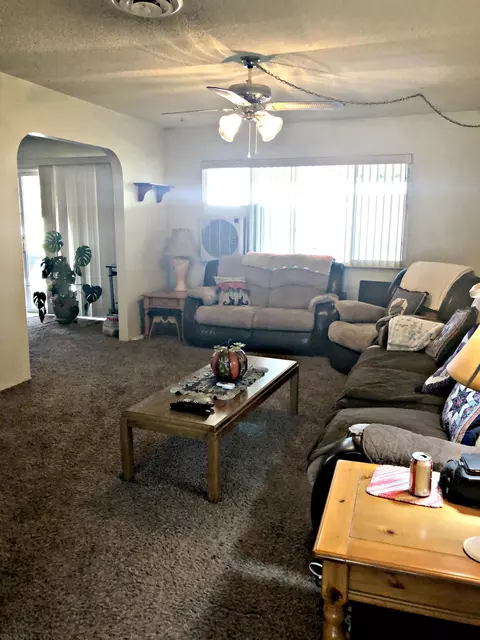 45216 Lorimer Ave, Lancaster, CA 93534 photo 2