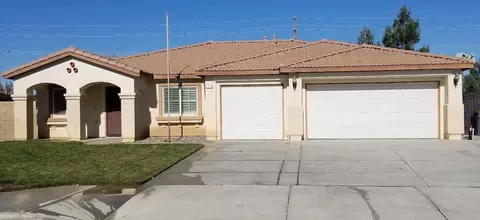 1715 Miki Way E, Lancaster, CA 93535 photo 2