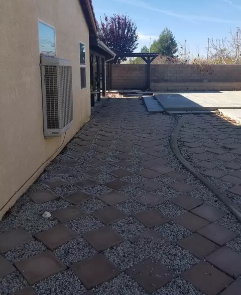 1715 Miki Way E, Lancaster, CA 93535 photo 21