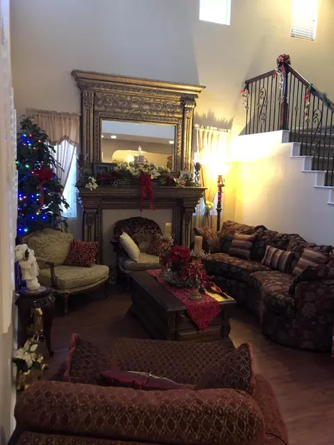 4808 Spur Ave, Lancaster, CA 93536 photo 2