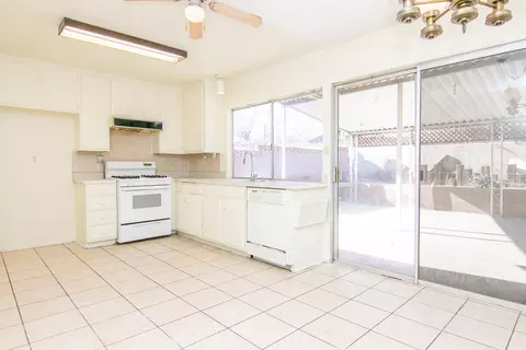 37945 29th St East St E, Palmdale, CA 93550 photo 5