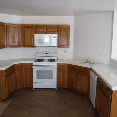 1730 Mesa Dr E, Lancaster, CA 93535 photo 12