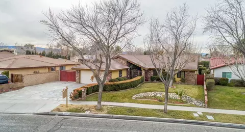 44851 Lorimer Ave, Lancaster, CA 93534 photo 3