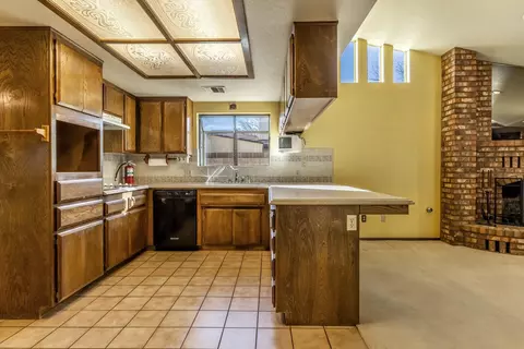 44851 Lorimer Ave, Lancaster, CA 93534 photo 12