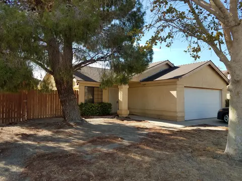 2556 Garnet Ln, Lancaster, CA 93535 photo 1