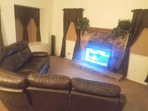 2556 Garnet Ln, Lancaster, CA 93535 photo 4