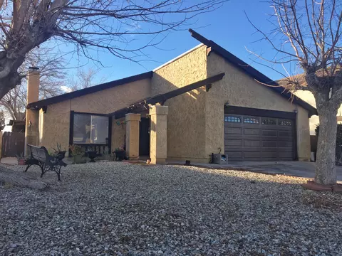 44505 Fenhold St, Lancaster, CA 93535 photo 1