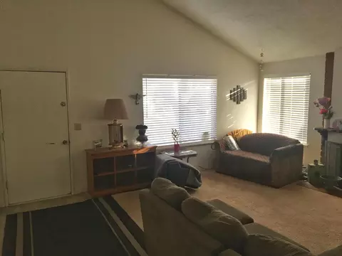 44505 Fenhold St, Lancaster, CA 93535 photo 4