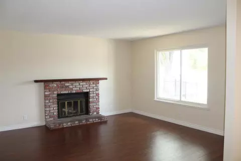 2801 Newgrove St E, Lancaster, CA 93535 photo 2