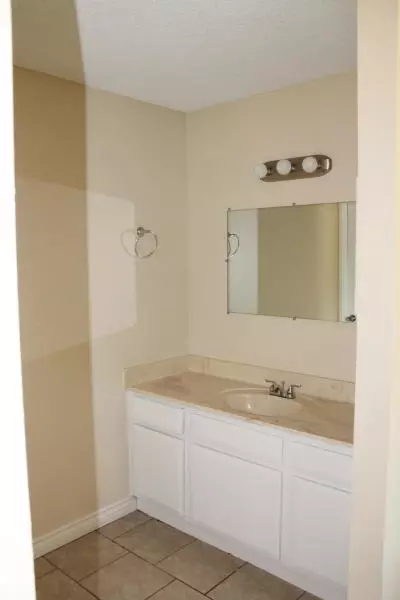 2801 Newgrove St E, Lancaster, CA 93535 photo 12