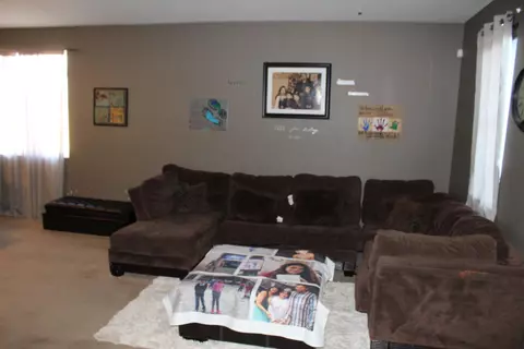 605 Avenue H6 E, Lancaster, CA 93535 photo 2