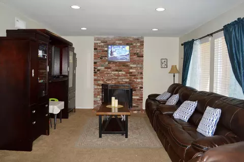37747 26th St E, Palmdale, CA 93550 photo 9