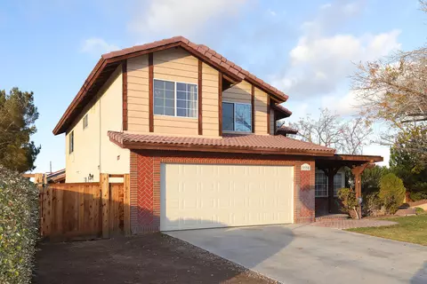 3335 Marilynn St, Lancaster, CA 93536 photo 4