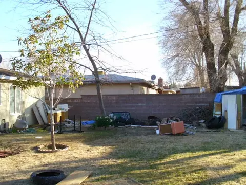 44945 Harlas Ave, Lancaster, CA 93534 photo 2