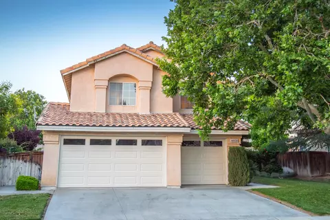 44508 Shadowcrest Dr, Lancaster, CA 93536 photo 2