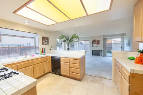 44508 Shadowcrest Dr, Lancaster, CA 93536 photo 10