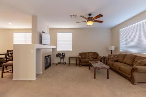 43864 Spring St, Lancaster, CA 93536 photo 4