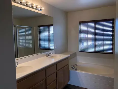 42943 Carpenter Dr, Lancaster, CA 93535 photo 5