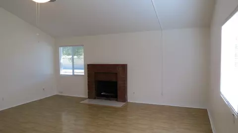 1057 Nugent St E, Lancaster, CA 93535 photo 5