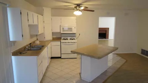 1057 Nugent St E, Lancaster, CA 93535 photo 16