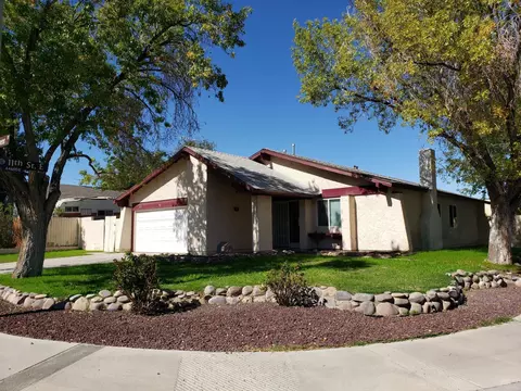 1057 Nugent St E, Lancaster, CA 93535 photo 1