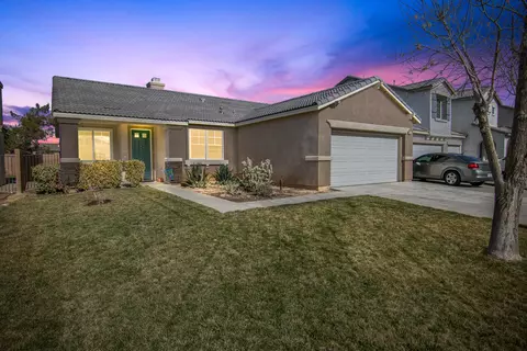 2315 Lingard St E, Lancaster, CA 93535 photo 2
