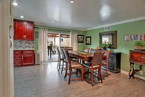 2582 Bottle Tree Dr, Palmdale, CA 93550 photo 11