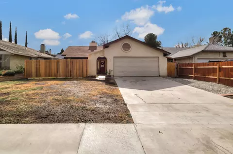 2582 Bottle Tree Dr, Palmdale, CA 93550 photo 1