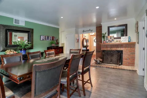 2582 Bottle Tree Dr, Palmdale, CA 93550 photo 9
