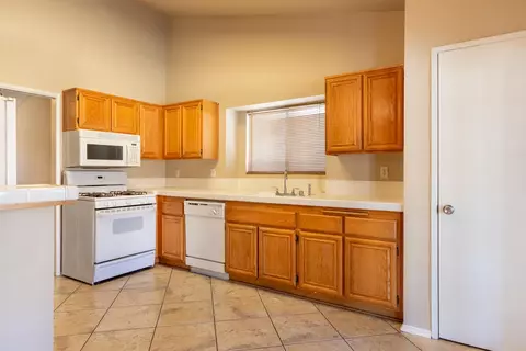747 Avenue K7 E, Lancaster, CA 93535 photo 9