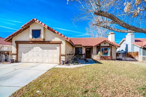 43307 Carpenter Dr, Lancaster, CA 93535 photo 1