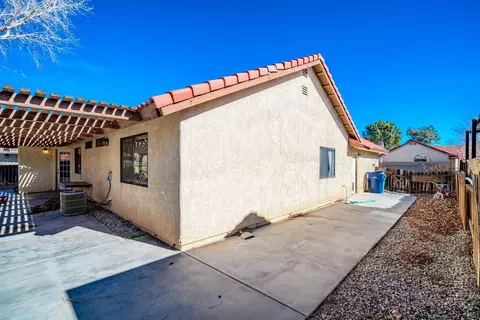 43307 Carpenter Dr, Lancaster, CA 93535 photo 15