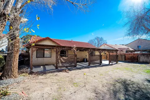 43307 Carpenter Dr, Lancaster, CA 93535 photo 17
