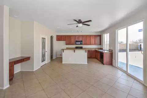 44529 Grove Ln, Lancaster, CA 93534 photo 5