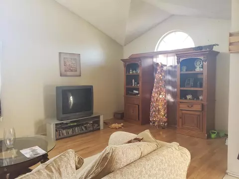 37652 Cherry Dr, Palmdale, CA 93550 photo 3